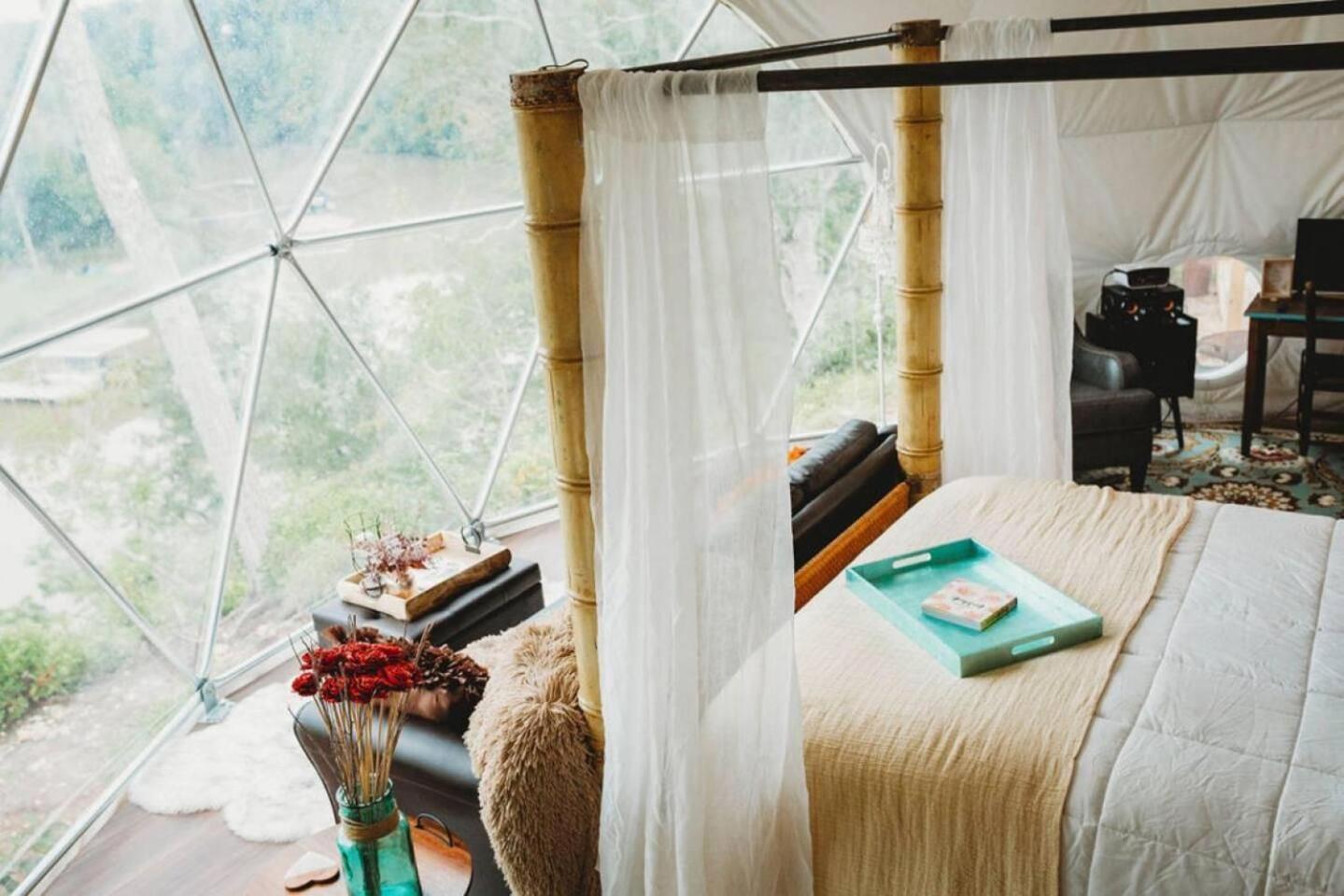 Hotel Waterfront Luxury Glamping Dome Rogersville Exterior foto