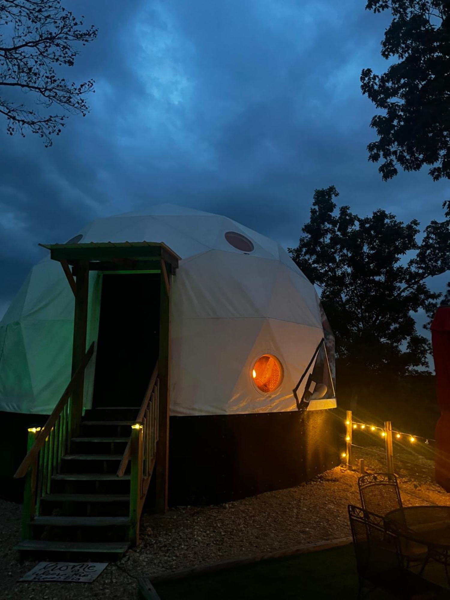 Hotel Waterfront Luxury Glamping Dome Rogersville Exterior foto